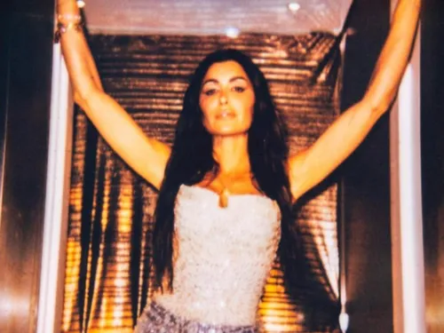 "Mourir sur scène" : Jenifer fait revivre le tube culte de Dalida