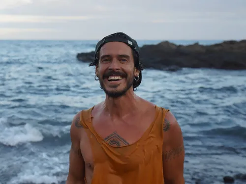 Flo Delavega dévoile « Je veux », un titre plein de sens !