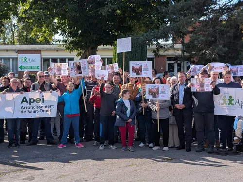 Saint-Martin-lez-Tatinghem : des centaines de personnes devant...