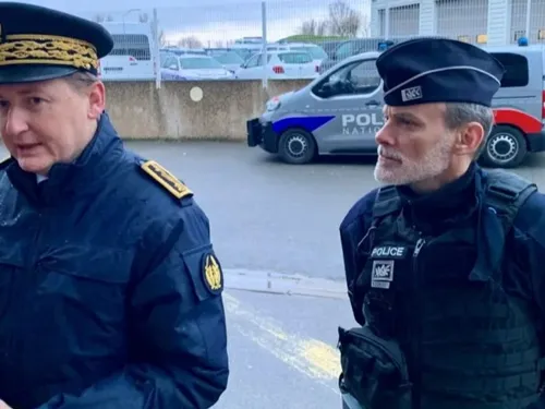 Calais : une nouvelle opération d'évacuation dans la zone du Virval...