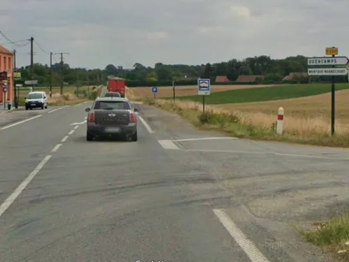 Houlle : une moto percute une voiture, deux jeunes de 26 ans blessés