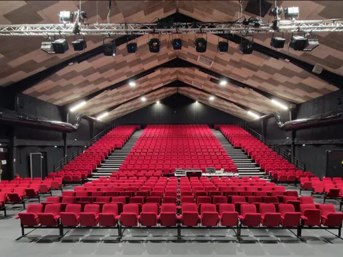 La culture accessible à tous : le centre culturel de...
