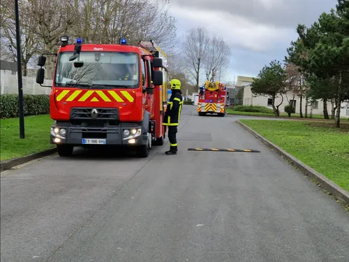 Saint-Inglevert : un homme menace avec sa masse les...