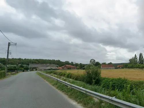 Ruminghem : un incendie ravage un champ et prive les riverains...