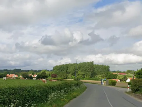 Brunembert : un camion... de caramel se retrouve dans un champ 