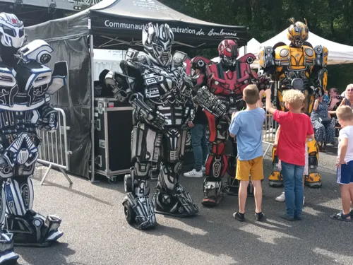 Un camp américain, Mario Kart et des concerts :...