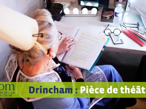 À Drincham, “Votez Bauderche !” fait vivre le théâtre au cœur du...