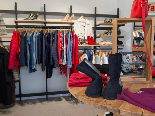 Saint-Omer : « Chez Henry » devient « La Boutique Croix-Rouge...