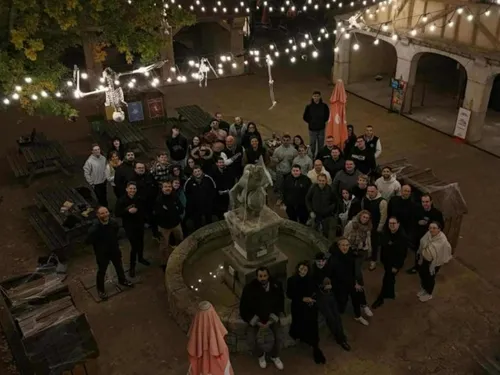 Dennebrœucq : 11 influenceurs ont passé une nuit à Dennlys Parc,...