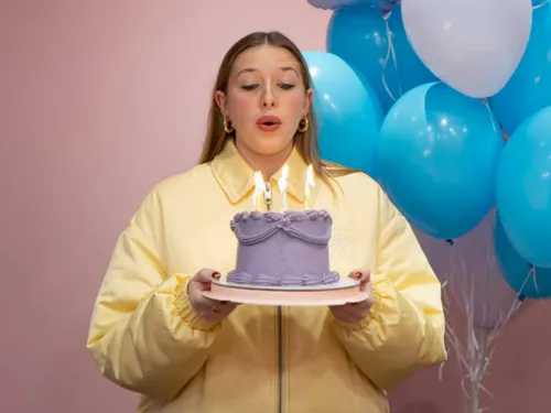 Héléna commence 2026 en fanfare avec une fête d’anniversaire...