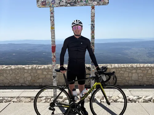 Ecques : Arthur, 21 ans, a réussi l'ascension du mont Ventoux