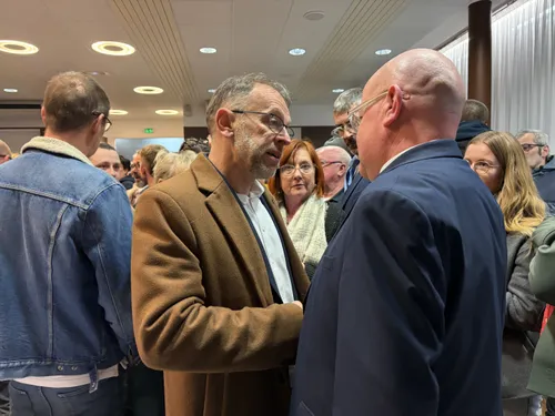 Longuenesse : écoute et disponibilité des représentants de...