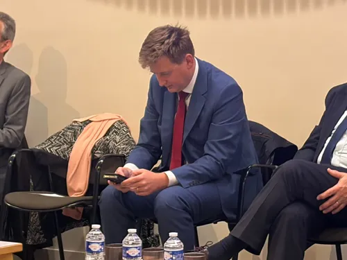 "Mon engagement, c'est de leur retrouver un boulot" : le préfet...