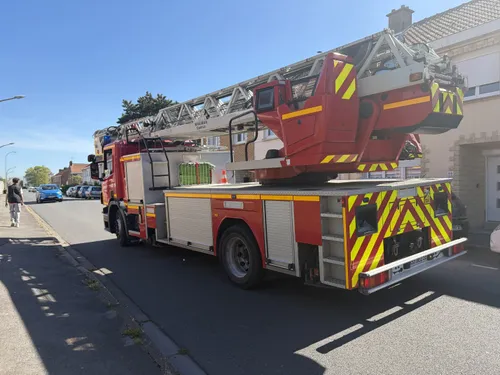 Saint-Inglevert : un feu de chambre en pleine journée