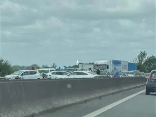 Nieppe : trois véhicules impliqués dans un accident sur l'A25