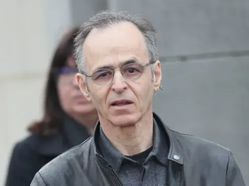 Jean-Jacques Goldman rend hommage aux forces qui protègent la France