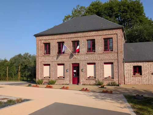Quiestède : aménagements autour de la mairie, restauration de la...
