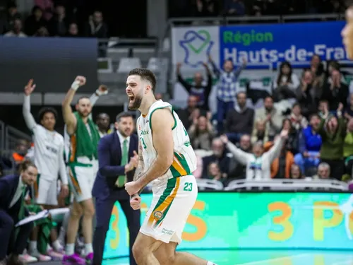 Basket : des joueurs qui s’en vont, un coach écarté qui revient,...