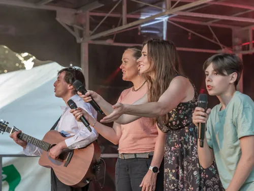 Les chanteurs de votre télé à Wormhout pour la bonne cause