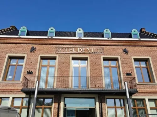 La mairie de Wormhout a retrouvé ses quatre murs et son toit