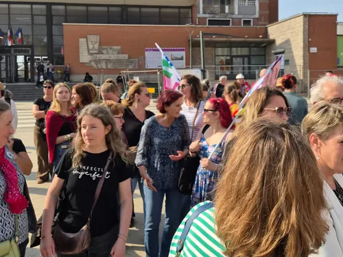 Dunkerque :  "On n’a pas d’AESH, pas d’argent, pas de livre, pas de...