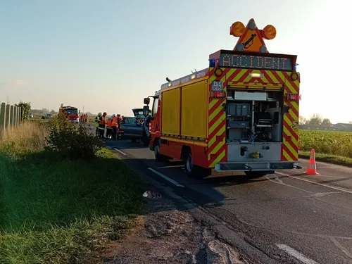 Wardrecques : trois véhicules accidentés, dont un au fossé, sur la...