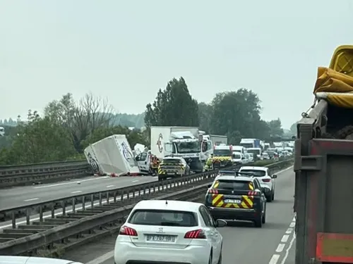 A25 coupée entre Dunkerque et Lille après un accident impliquant...
