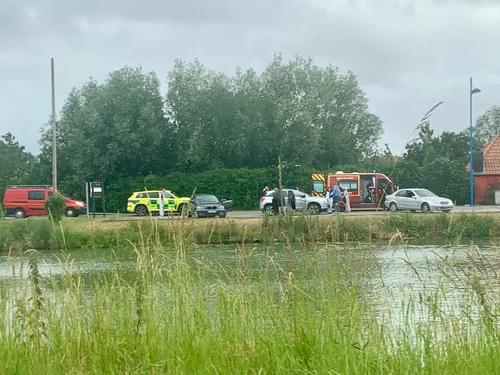 Saint-Folquin : un homme décède en pleine rue au volant de sa voiture