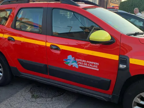 La Capelle-lès-Boulogne : une voiture fait un tonneau, deux blessés