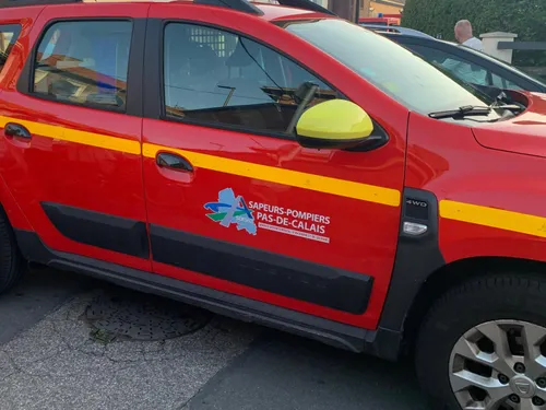 Calais : une adolescente renversée, le conducteur en fuite