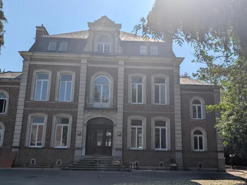 Hazebrouck : les dépendances d’un château transformées en école de...