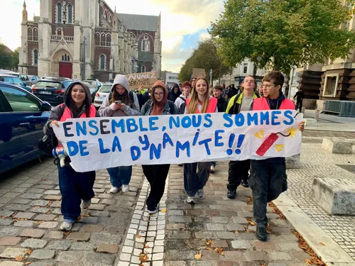 Mobilisation lycéenne bien organisée à Calais... mais peu suivie :...