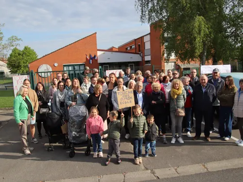 Mobilisation et pétition à Aire-sur-la-Lys contre la fermeture...