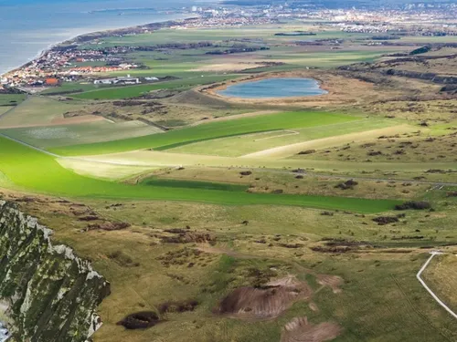 Calais prépare le terrain pour accueillir de futures entreprises,...