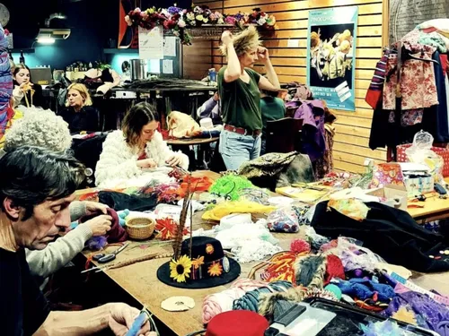 Carnaval 2026, Dunkerque : "pimp ton cletche" avec le bar à couture...