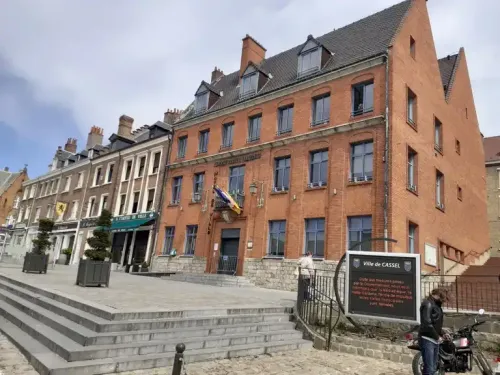 Municipales à Cassel : deux visions pour l’avenir de la cité flamande