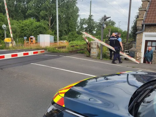 Le passage à niveau de Bierne a été forcé ce vendredi matin