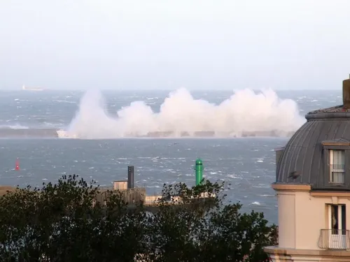 Le Portel : trop dangereuse, la digue Carnot est désormais fermée