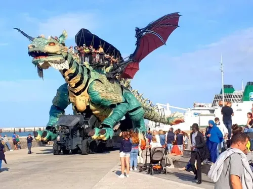 Le Dragon de Calais rejoint par le Varan de voyage : tout ce qu'il...