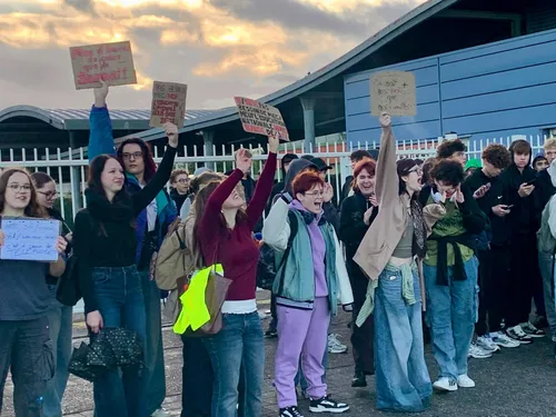 La Préfecture durcit le ton suite aux événements dans les lycées du...
