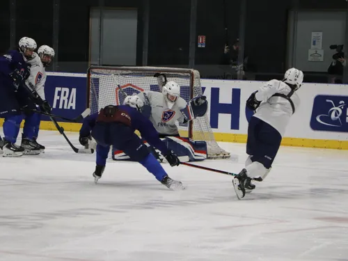 Hockey-sur-glace : l'équipe de France est arrivée à Dunkerque pour...