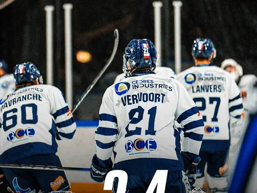 Les Bleues du hockey qui assurent, Hazebrouck en hand un peu dans...