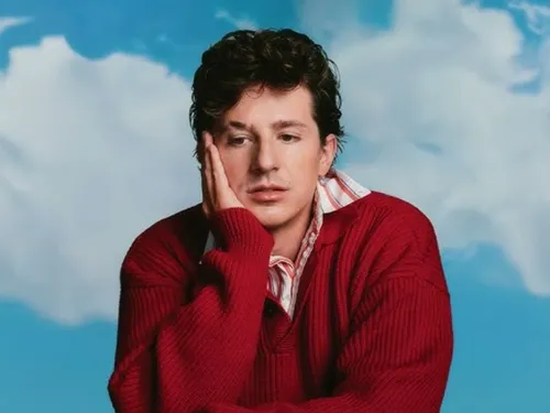 Charlie Puth fait vibrer les cœurs avec son nouveau tube "Beat...
