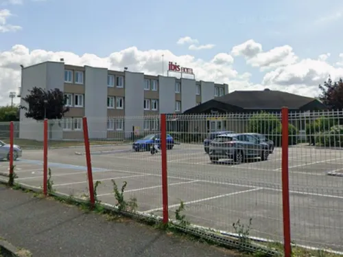 Calais : un homme menace de mettre le feu à l'hôtel Ibis