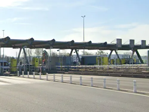 A26 : 11 exilés mis en sécurité au péage de Setques en une nuit