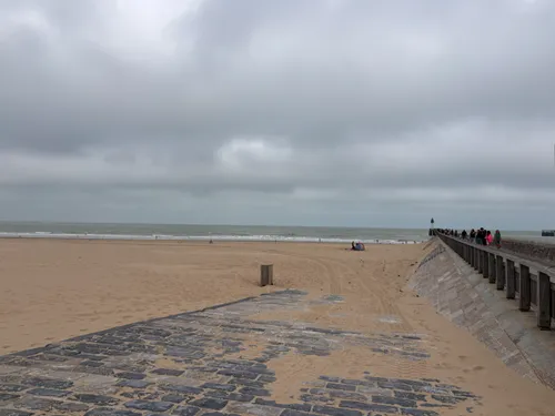 Pourquoi la baignade est interdite depuis ce lundi à la plage de...