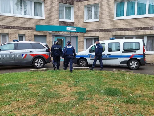 La Cour des comptes  confirme une baisse de 20 % des crimes et...