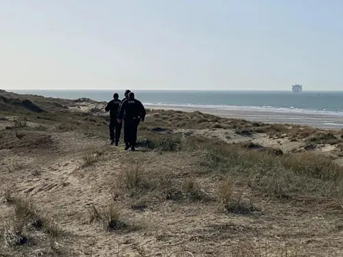 Actions extrêmes sur la Côte d'Opale : qui sont ces militants...