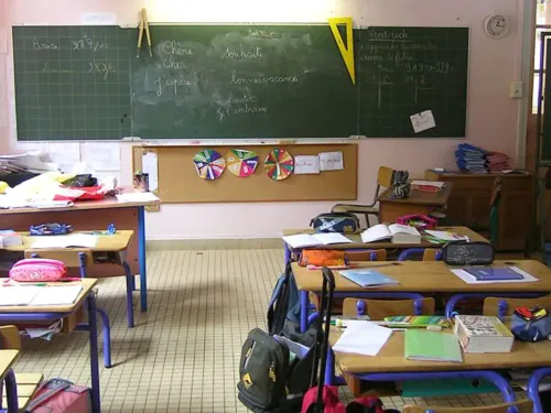 Carte scolaire dans le Nord et le Pas-de-Calais : 50 fermetures de...