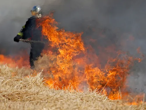 Fresnoy : deux feux de ballots de paille détruisent 4 hectares au...